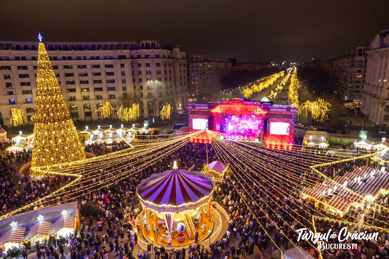 pe 13 decembrie mos craciun soseste la targul de craciun bucuresti 693bfb0b44a93