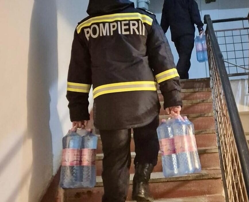 peste 230 000 de litri de apa potabila si menajera distribuiti duminica in judetele prahova si dambovita 6935d9da511b3
