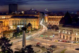 piata revolutiei devine gradina amintirilor la final de saptamana bucurestenii invitati intr un spatiu dedicat momentelor istorie din decembrie 89 694012c7563c9