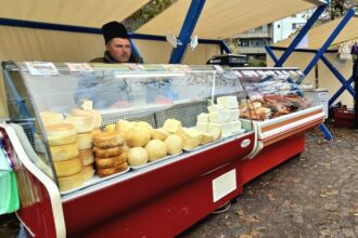 piata volanta organizata in acest weekend in piata amzei nr 13 in fata teatrului ion creanga 6931f86e2ca57