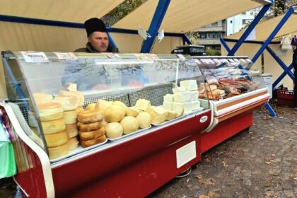 piata volanta organizata in acest weekend in piata amzei nr 13 in fata teatrului ion creanga 6931f86e2ca57