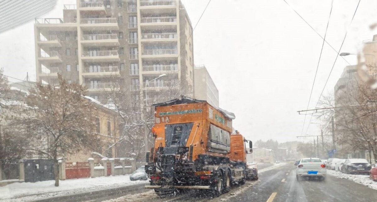 primaria sectorului 1 a pregatit 90 de utilaje sa intervina in caz de ninsori 694ba0830c401