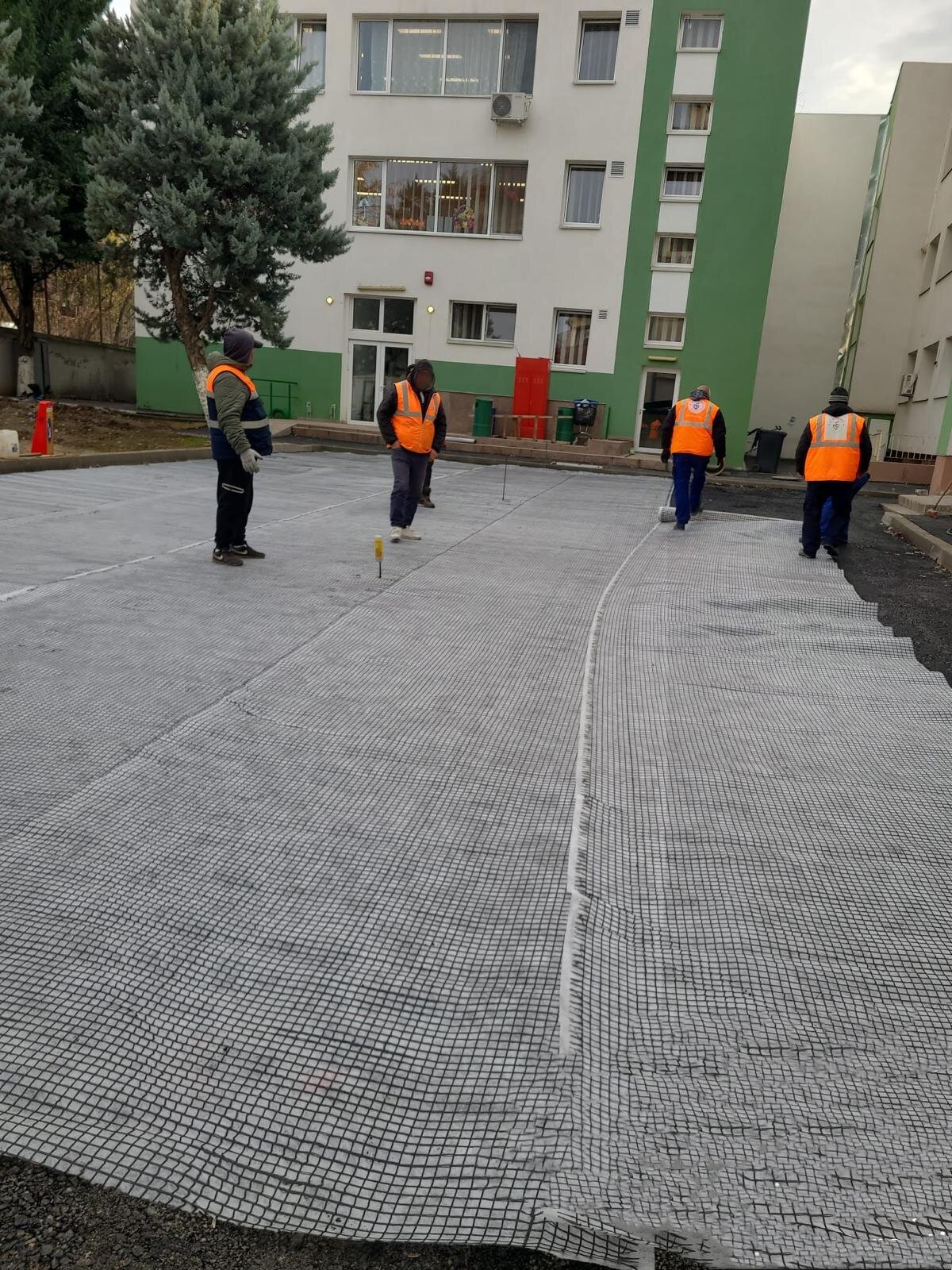 primaria sectorului 5 a modernizat curtea si aleile de acces de la gradinita nr 268 foto 69341486829cf