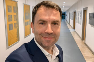 se retrage drula din cursa pentru pmb speculatiile diminetii si raspunsul asteptat la conferinta candidatului usr la alegerile de duminica din bucuresti 69313d3f49147