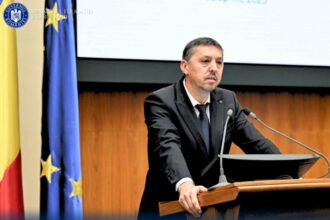 sindicatele din educatie cer demisia ministrului daniel david un ministru care vrea sindicate restartate si reduse la tacere nu are ce cauta intr un guvern democratic 6932ca123cc50