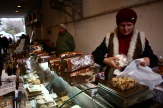 targ de sfantul nicolae la muzeul taranului roman nuieluse cozonaci placinte si cadouri gasim aici in weekendul 5 7 decembrie 692ec605b8a1c