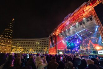 targurile de craciun din piata constitutiei universitate opera nationala sau west side christmas market deschise inca doua zile 694f68a233e82