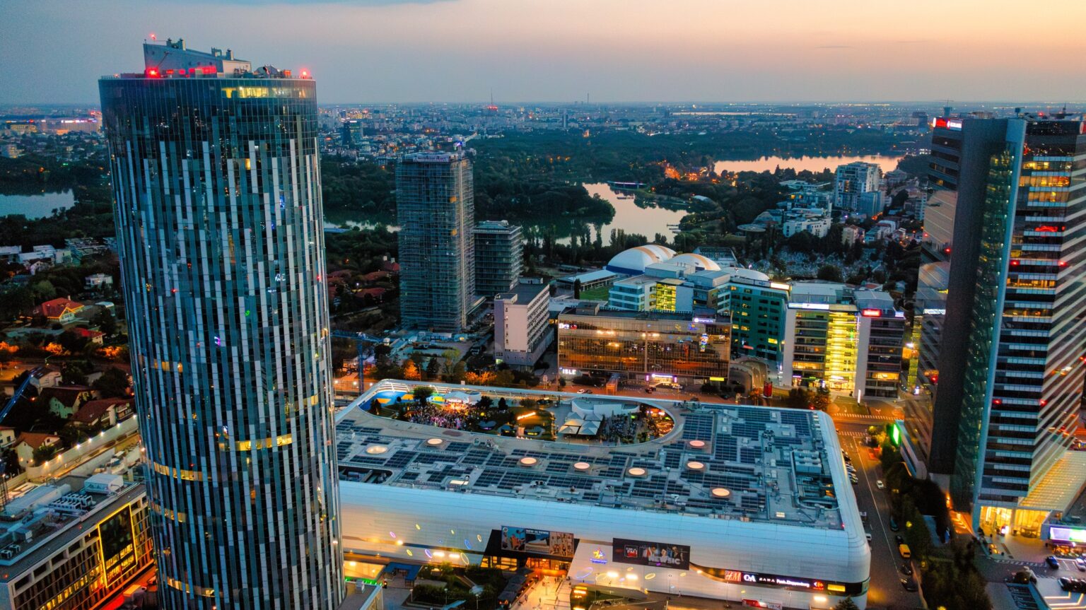 trei noi restaurante deschise in zona de foodcourt a promenada mall 6942a66a29059