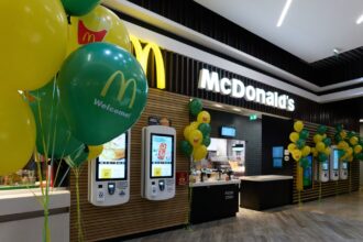 un nou mcdonalds s a deschis in bucuresti de data asta in militari f09f8d94 daca te saturi de sarmale poti manca un hamburger in centrul comercial shopping city 69494f136f09e