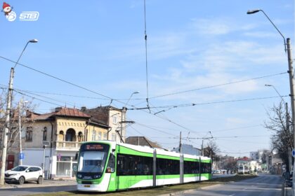 video azi e ultima zi din an cu tramvaiul 32 pe sinele cu damburi din rahova intra in reparatii dupa viralizarea imaginilor cu tramvaie care se balangane periculos 694e20e474bae