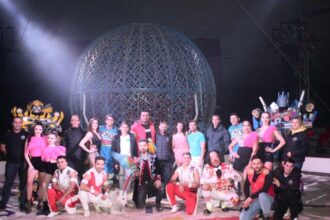 acrobati jongleri si magicienii de la circul espinol vin in parcul drumul taberei in weekend informatie esentiala pentru bucuresteni in anunt cortul este incalzit 6968e8e239bf5