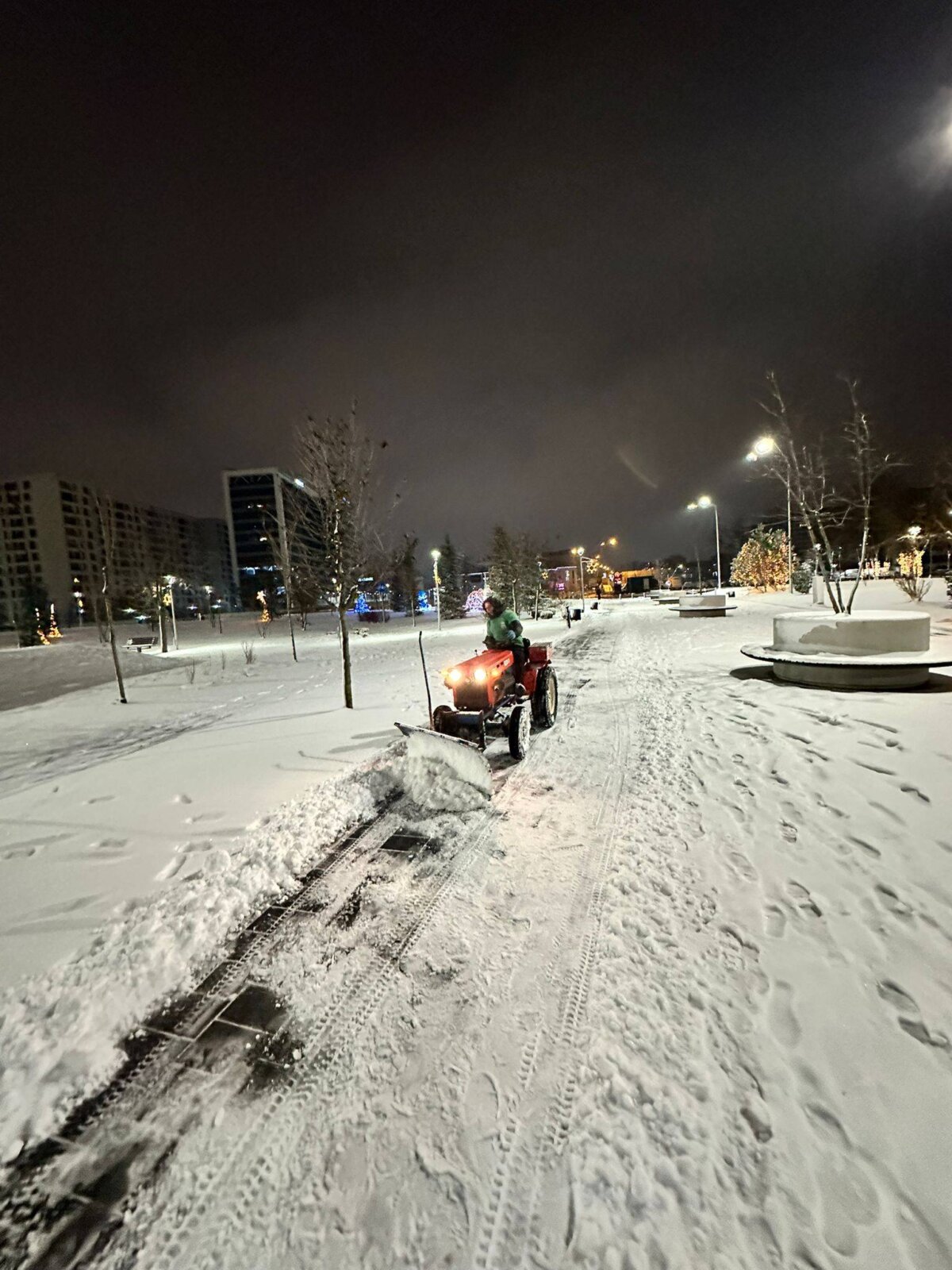 adpsu sector 6 interventii continue pentru deszapezire si siguranta circulatiei pietonale 69636653ca77d