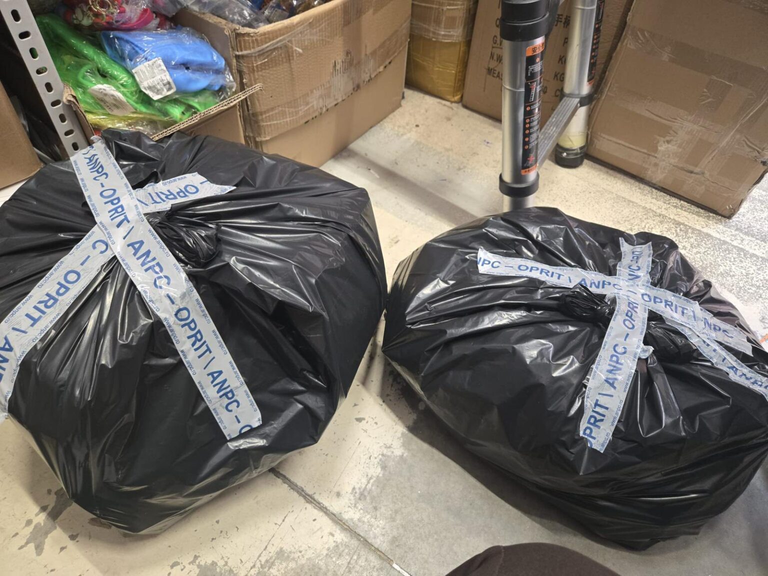 anpc a verificat peste 150 de comercianti la complexul dragonul rosu sute de amenzi si produse oprite de la vanzare 697b6d88e908e