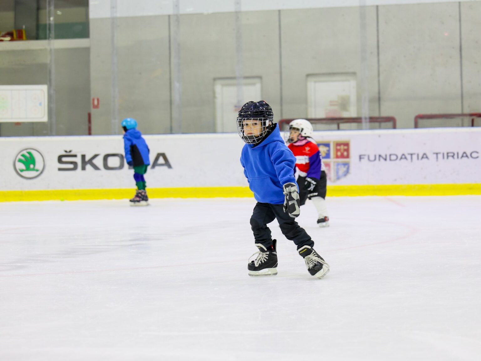berceni arena inchisa pentru patinatori bucurestenii se pot bucura de gheata la allianz tiriac arena care are program special de sarbatori 695cea83a5e41