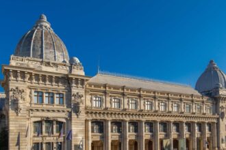bucurestenii pot admira bijuteriile casei regale si closca cu puii de aur duminica va fi un tur ghidat la muzeul national de istorie a romaniei 697cac1165573
