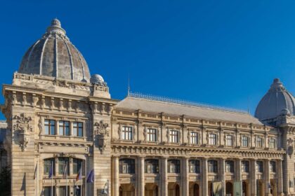 bucurestenii pot admira bijuteriile casei regale si closca cu puii de aur duminica va fi un tur ghidat la muzeul national de istorie a romaniei 697cac1165573