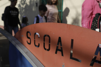 calendarul anului scolar 2026 2027 cand ar putea incepe cursurile si ce vacante sunt vizate de schimbari proiect 69737bf95df6f