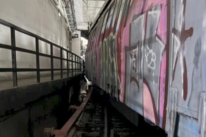 care a fost cauza deraierii metroului din noaptea de 1 ianuarie pe m4 la laminorului mecanicii implicati au fost suspendati pana la clarificarea situatiei 6958bd8f5bcc8