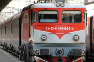 cfr calatori intarzieri de peste 6 500 de minute pe ruta peris buftea din cauza unor probleme tehnice 695f81f6ab0cb