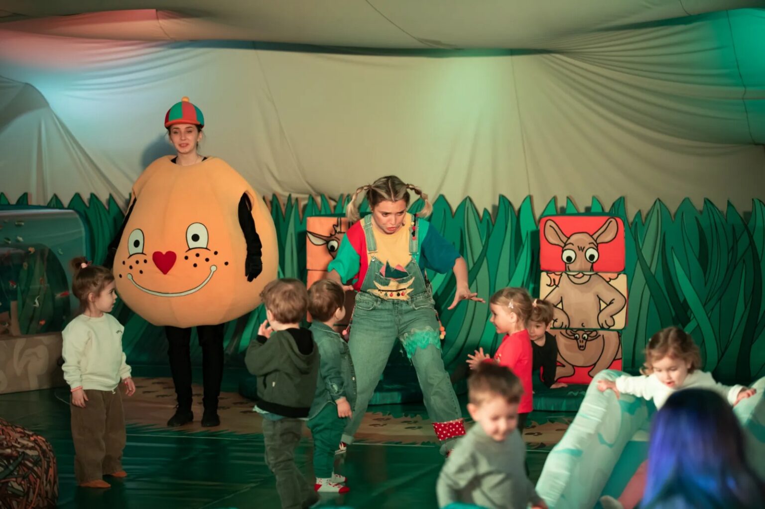 colaborare assmb si opera comica pentru copii muzica povesti si invitatii la spectacole pentru cei mici in sectiile de neonatologie si pediatrie din capitala 697381f259f7f