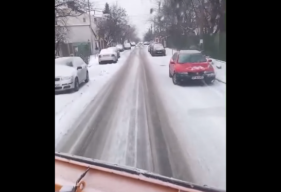 deszapezire in sectorul 2 primaria a mobilizat utilaje si echipe pentru toate strazile video 696a2e02b7a50