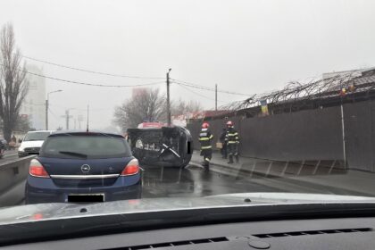 foto ok sa nceapa 2026 in traficul din bucurestif09f9894 masina rasturnata pe soseaua fundeni trafic ingreunat din cauza accidentului 695e2dc4b6057
