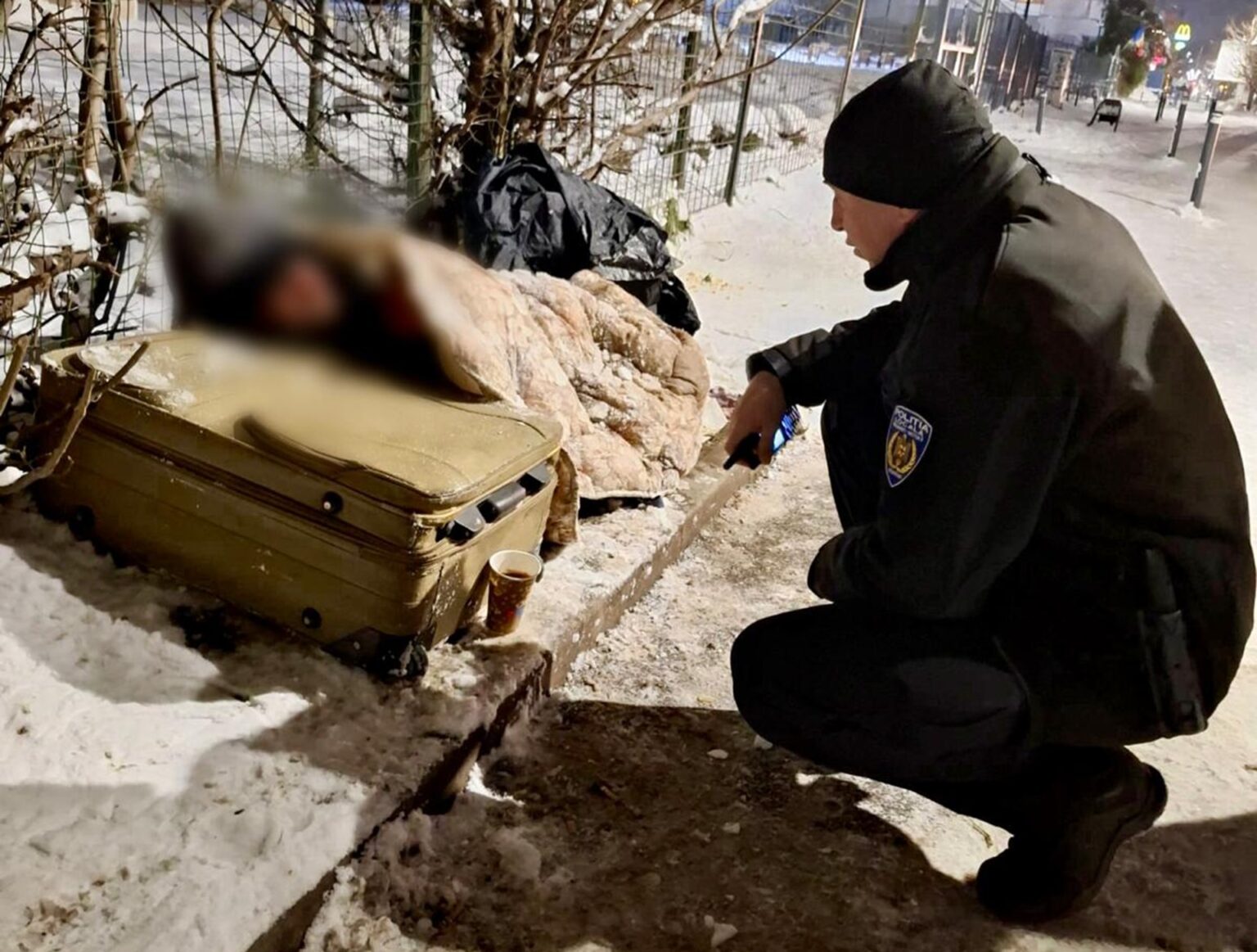 la ce numar pot suna bucurestenii pentru a veni in ajutorul oamenilor fara adapost cand temperaturile scad drastic city manager un gest mic poate salva o viata 696a793513cb4