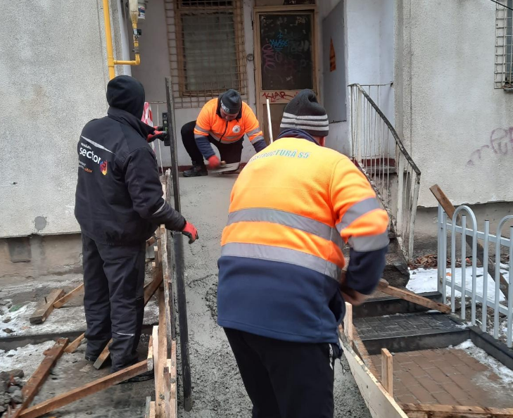 lucrari de infrastructura in sectorul 5 rampe de acces si reparatii pe mai multe strazi 697357f899703
