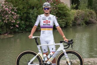 mathieu van der poel a castigat ciclocrosul de anul nou de la baal 6957b8a903d1c