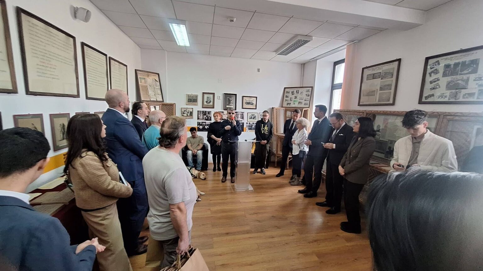 muzeul comunitatii nevazatoare proiect dedicat persoanelor cu deficiente de vedere a fost inaugurat la liceul regina elisabeta din sectorul 2 697bb2b9170b7
