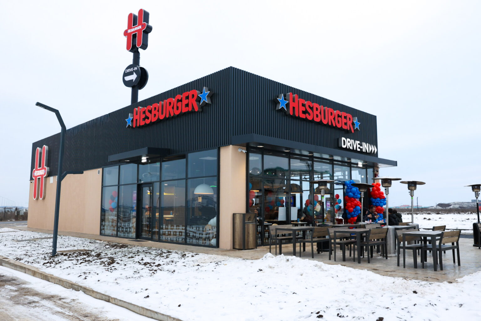 nou restaurant hesburger deschis in cosmopolis plaza este vorba despre o investitie de 1 milion de euro 696e3986e3fa0