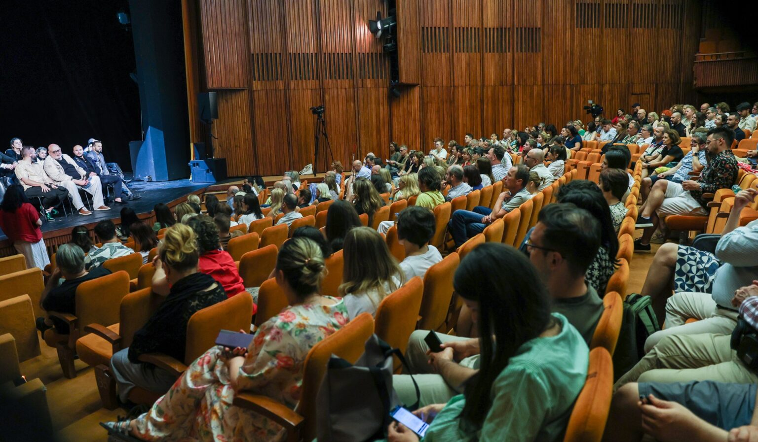 piese de teatru si expozitii in bucuresti saptamana aceasta f09f8ead cele mai multe sunt pe 15 ianuarie de ziua culturii 6965087c01e17