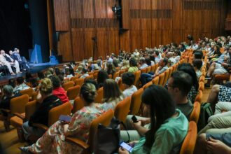 piese de teatru si expozitii in bucuresti saptamana aceasta f09f8ead cele mai multe sunt pe 15 ianuarie de ziua culturii 6965087c01e17