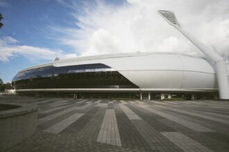 proiectul pentru noua sala polivalenta din bucuresti blocat pmb pe terenul din plan e turnul de parasutism care e degradat si nu ne apartine 696775b1b73f5