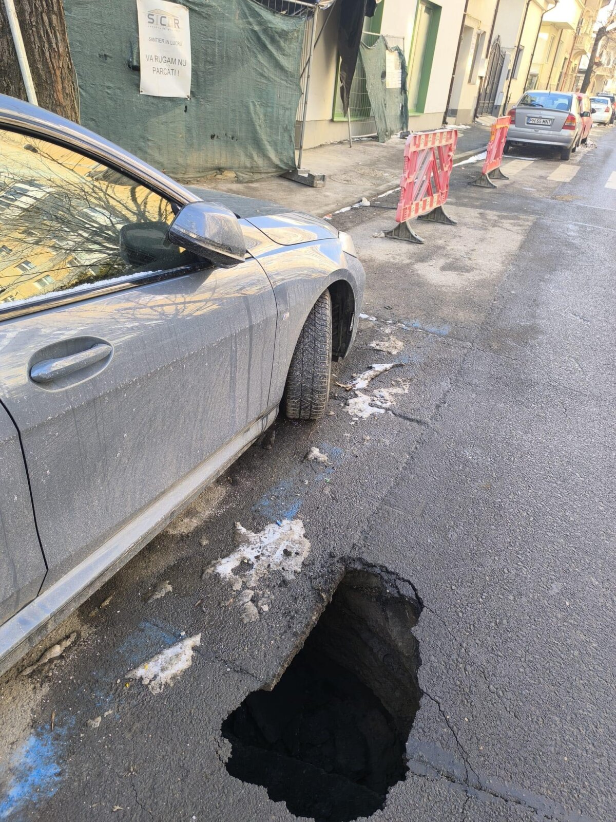 restrictii temporare de trafic pe strada fainari in urma unei surpari a carosabilului interventie apa nova 696fe69ea3abe