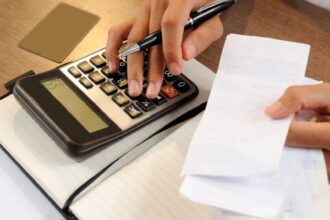 soc pe ghiseul ro 800 000 de lei impozit pentru un apartament de 3 camere din colentina bucurestean ce ma distreaza cel mai tare e ca daca plateam mi ar fi luat banii 695f61c44bf32