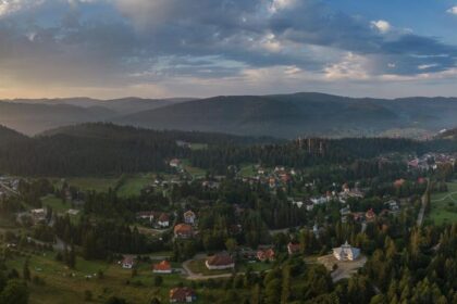 spectaculoasa renastere a statiunii borsec ce poti face iarna sau vara in paradisul cu ape minerale fermecatorul orasel are pana si p u g nu ca bucurestiul 696c3bf77fb91