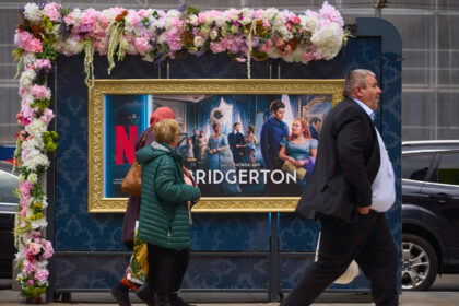 surpriza netflix in bucuresti bal mascat bridgerton la noi in oras va avea loc pe 19 februarie iar la eveniment ajung si preferati din serial 696a19a137ecc
