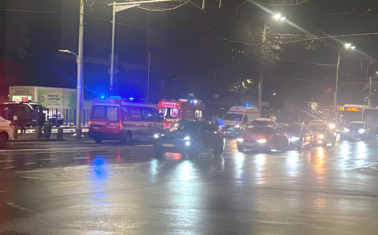 tragedie azi noapte in traficul din bucuresti unde unui om i s a facut rau in masina martor era in drum spre spital n a mai ajuns 6969d2bd20e3e