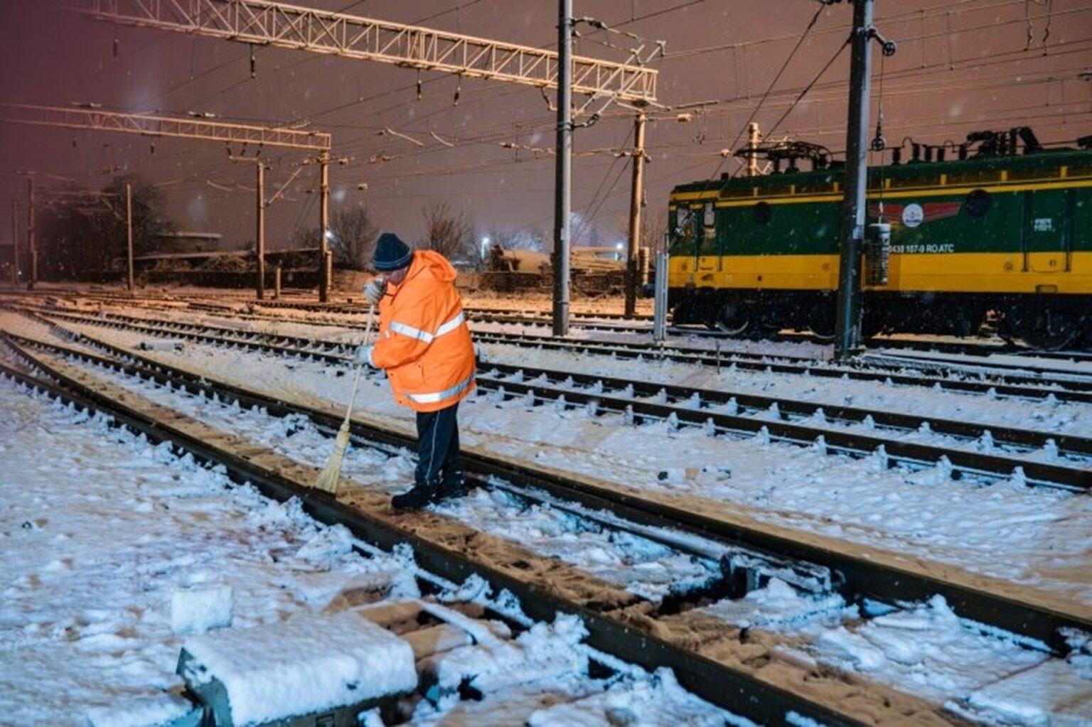trenurile ajung in gara de nord cu intarzieri uriase de unde vin garniturile care se impotmolesc pe drum cu orele 695a1cdbeb6ca