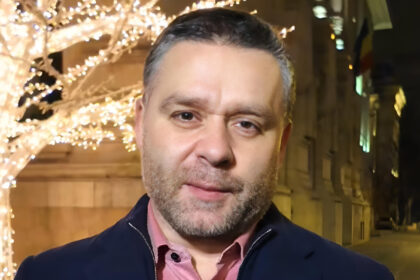 ultima imagine cu dl ciucu este aceasta si e de anul trecut de pe internet e de 5 zile disparut ori e n vacanta ori studiaza in bucatarie chibiteaza un bucurestean 695ba6f65ce45