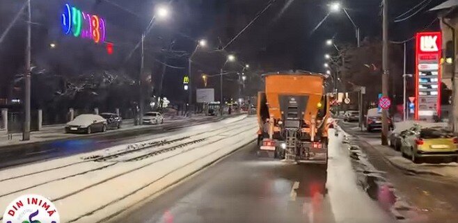 vlad popescu piedone primarul sectorului 5 pe tot parcursul noptii utilajele si echipele de deszapezire ale primariei sectorului 5 au fost la datorie 6960e2cd9d545