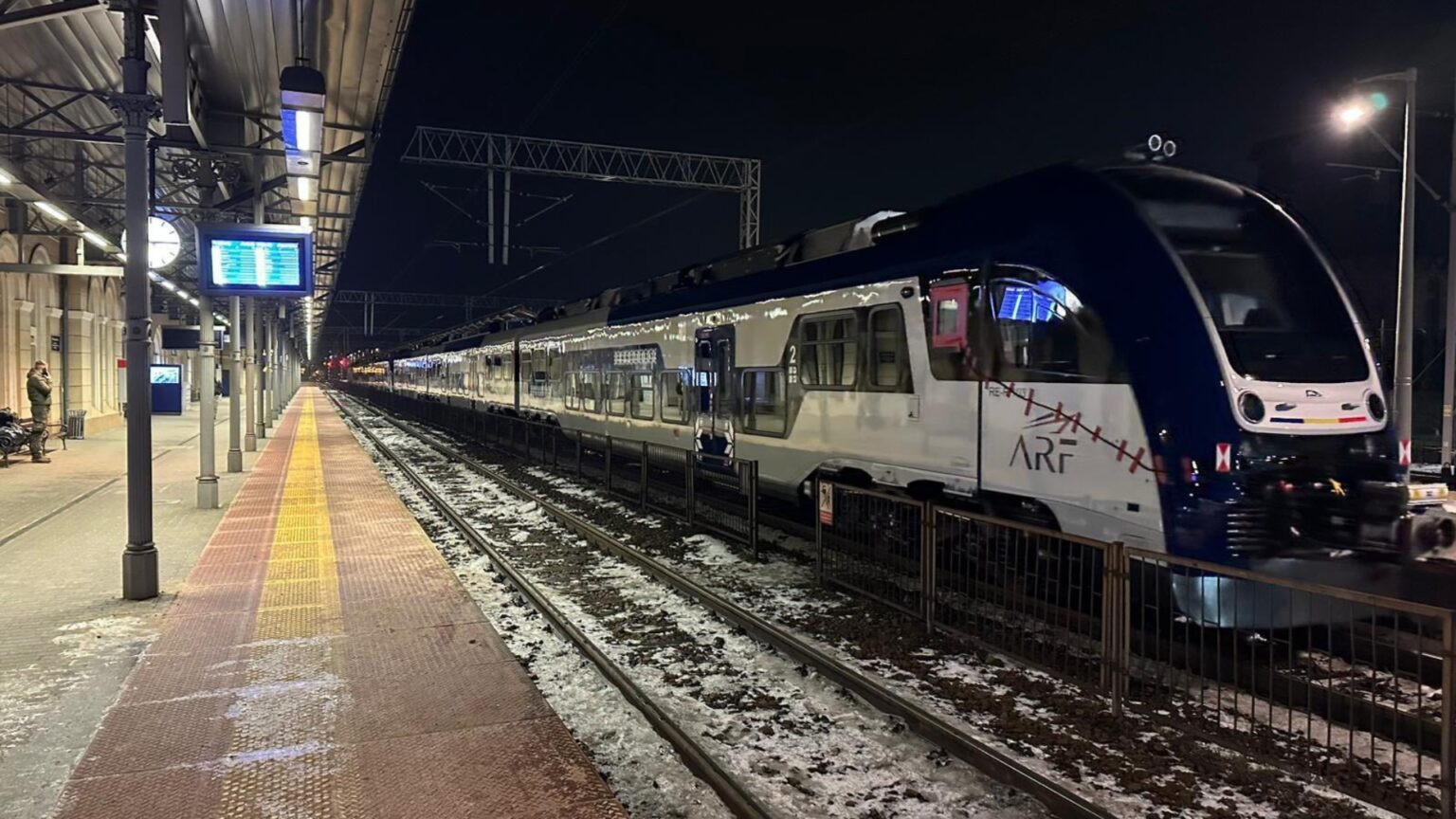 vom avea doua noi rame electrice pesa vor ajunge in aceasta seara in statia bucuresti obor 696cbc0d4df7b