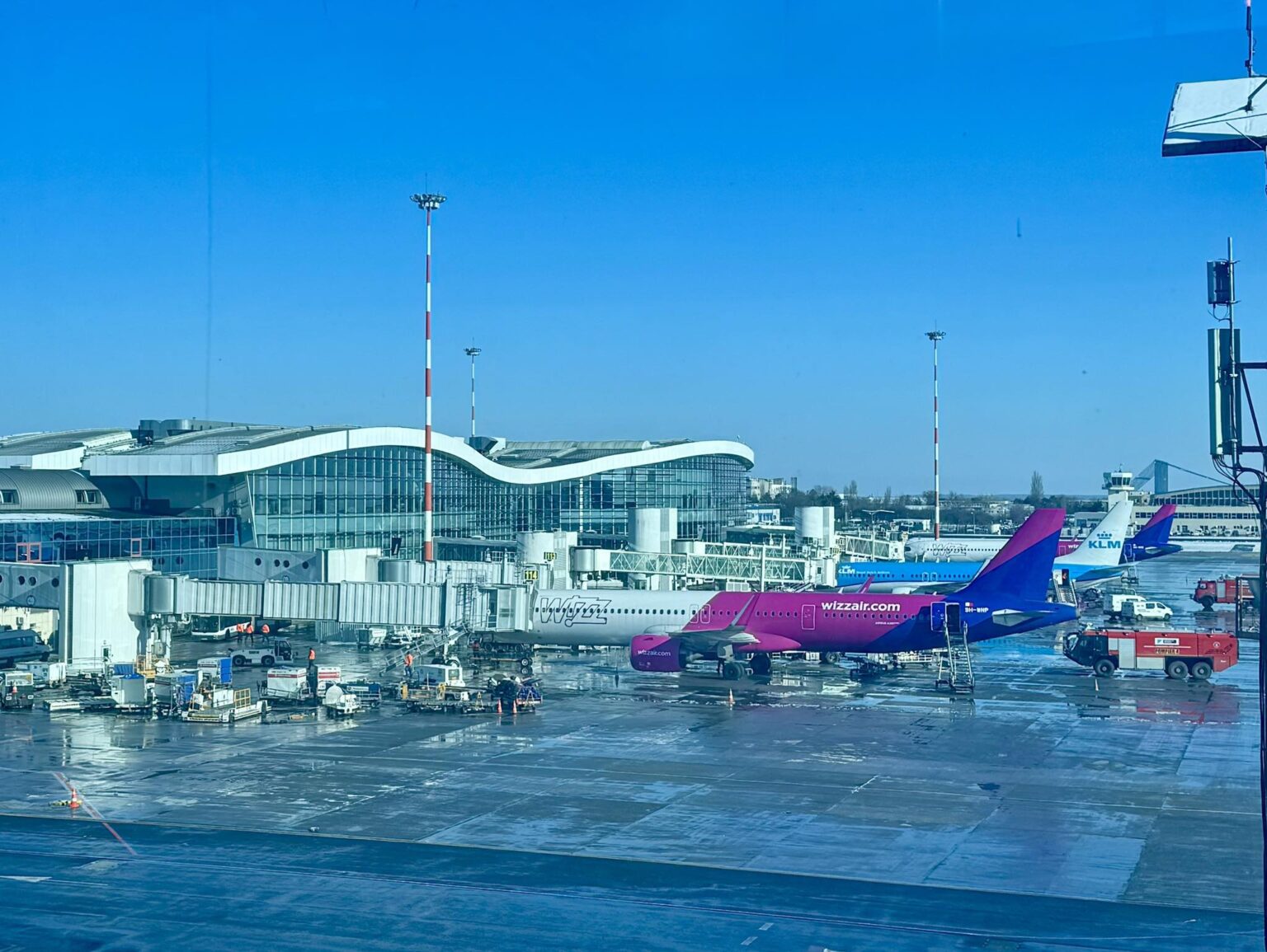 zborurile se desfasoara normal pe aeroporturile din capitala in ciuda gerului 6964de57210a1