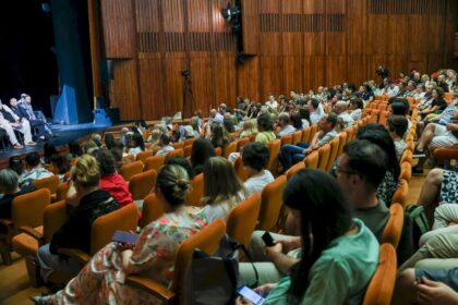 ce poti face in bucuresti in weekendul indragostitilor sunt piese si spectacole speciale unde pot merge cei anti valentines day 6989a18baad1d 1