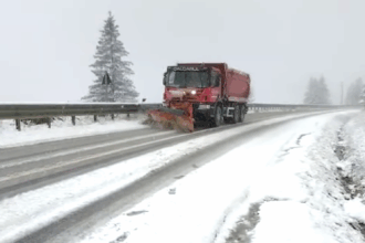 cnair pe anumite sectoare de drum se circula in conditii de iarna dar nu sunt drumuri inchise 698051fdb6397