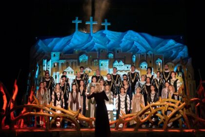 corul madrigal porneste in turneul de paste satpamana patimilor artistii bucuresteni vor concerta si in capitala si in alte 4 mari orase din tara 698db0e501def