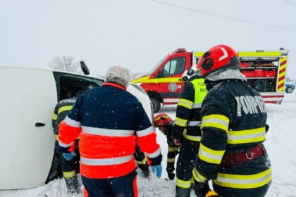 igsu interventii in desfasurare in 7 judete si bucuresti 58 de autovehicule blocate din cauza zapezii 6999795f4215a
