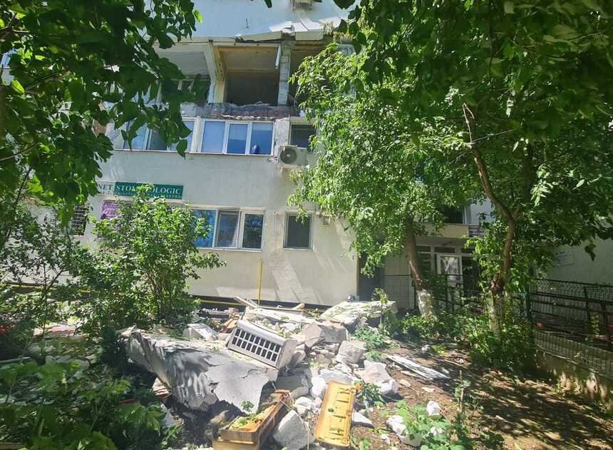 ilfov explozie intr un bloc din chitila doua persoane au fost ranite zeci de locatari evacuati 6987283eceffe