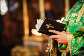 intampinarea domnului 2026 sarbatoare mare la 40 de zile dupa nasterea lui hristos ce inseamna ritualul aducerii copiilor la biserica 69803a7d90e4f